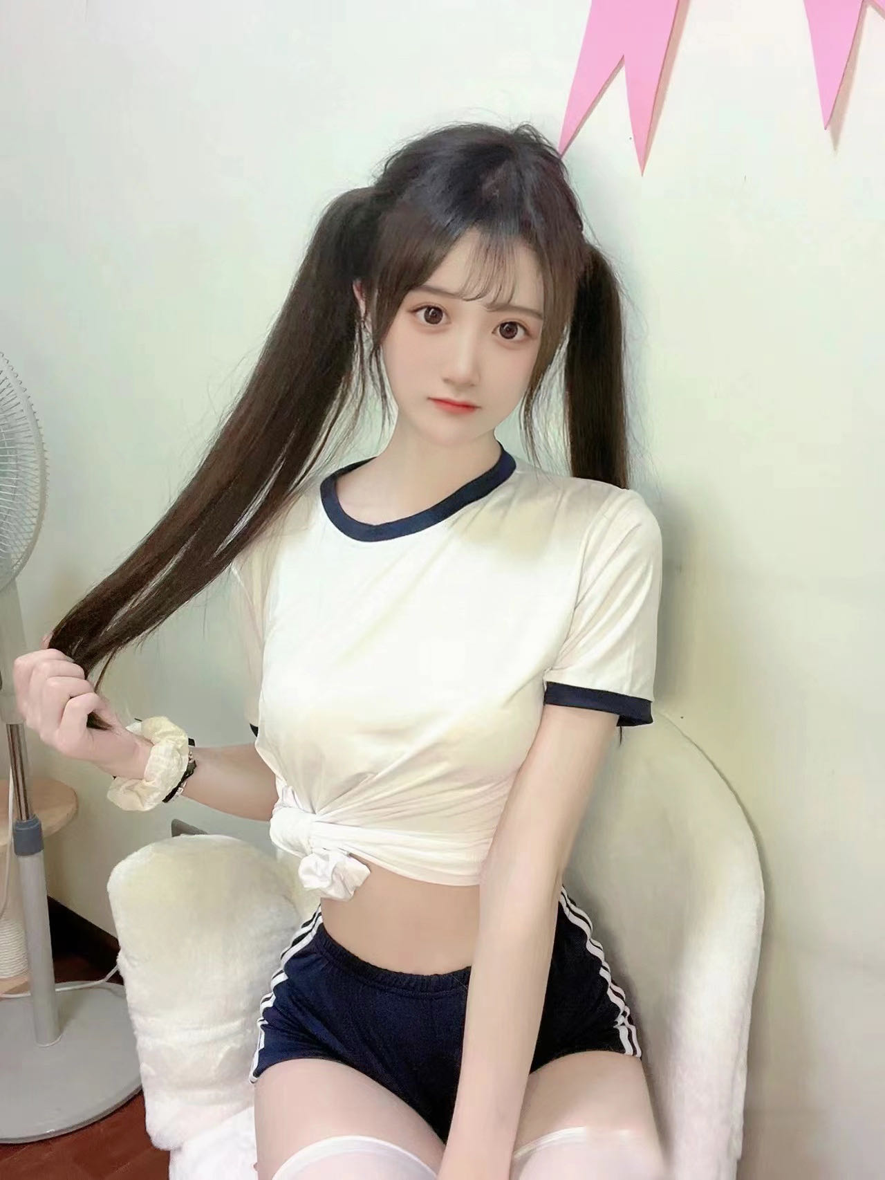 233417co4kx4v50x0114kh.jpg