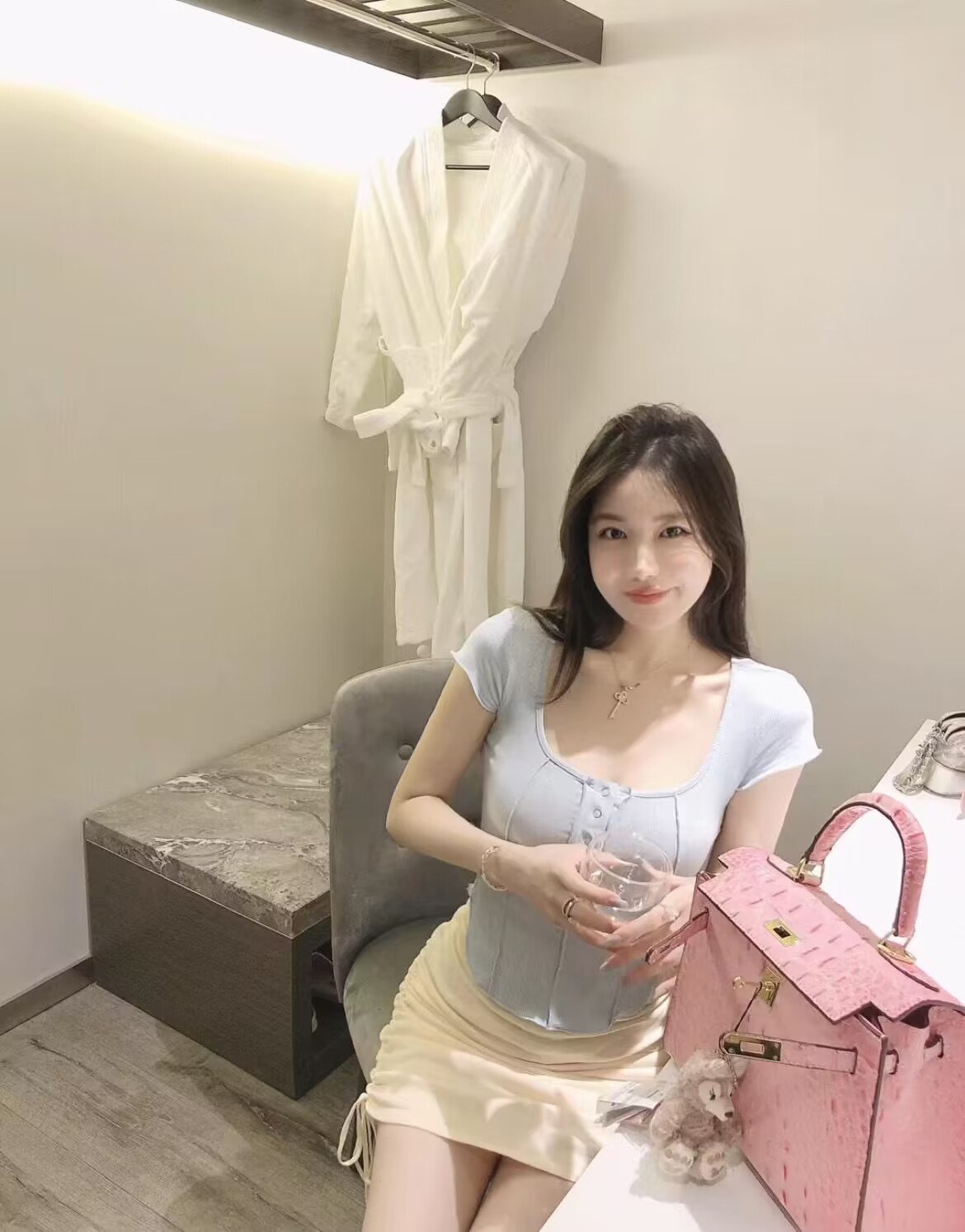 085106d6n2fhjnwa62jak2.jpg