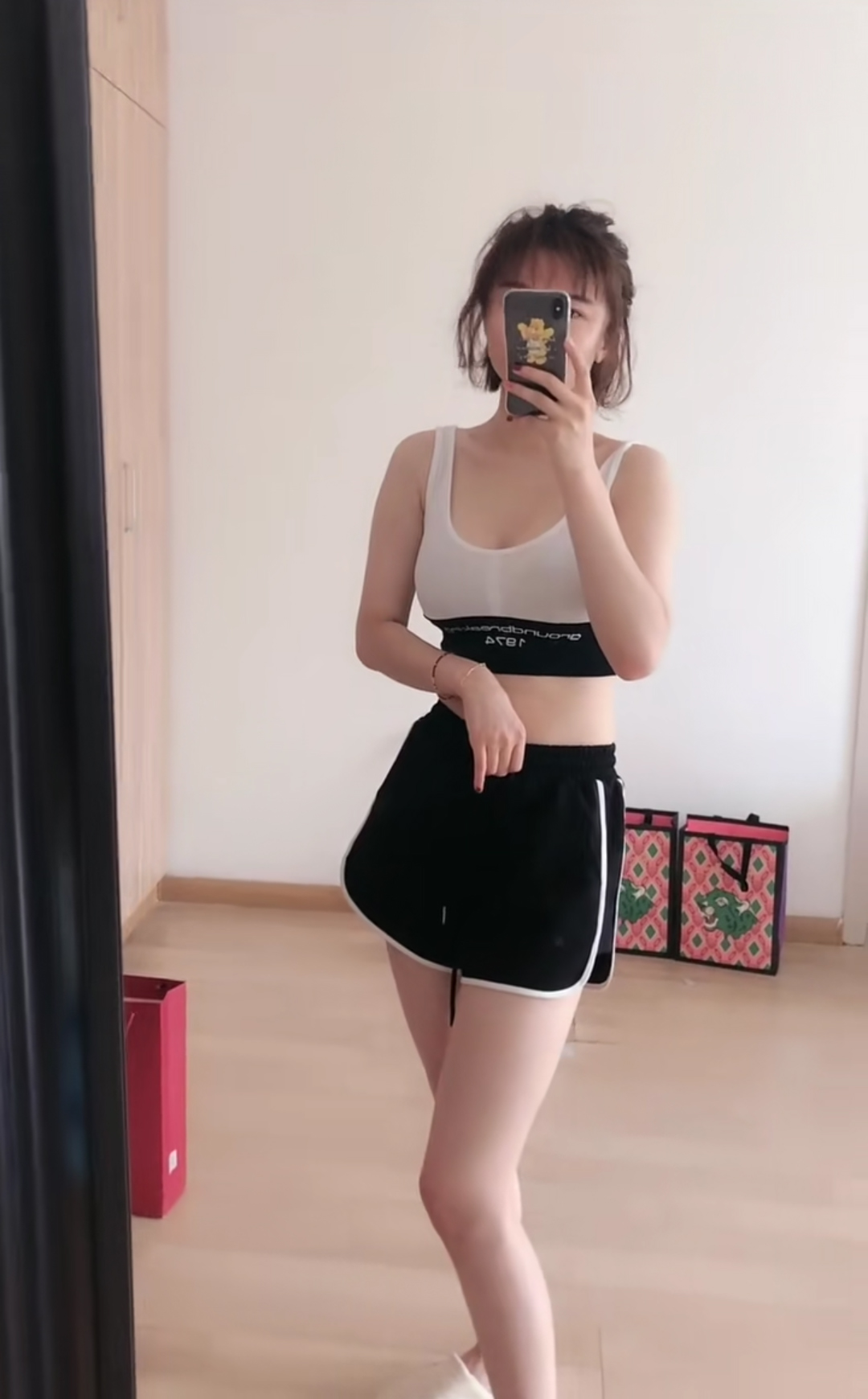 163131r000dkkymhjfd0hj.jpg